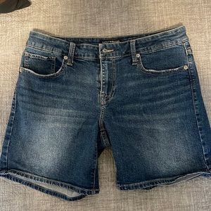 Size 28 Women LUCKY BRAND JEAN SHORTS.